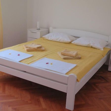 Lumbrela Apartments Starigrad Paklenica Luaran gambar