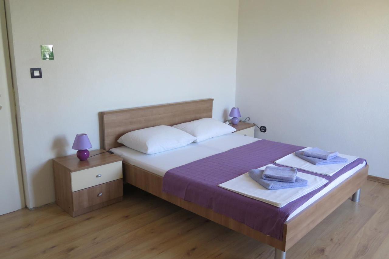 Lumbrela Apartments Starigrad Paklenica Luaran gambar