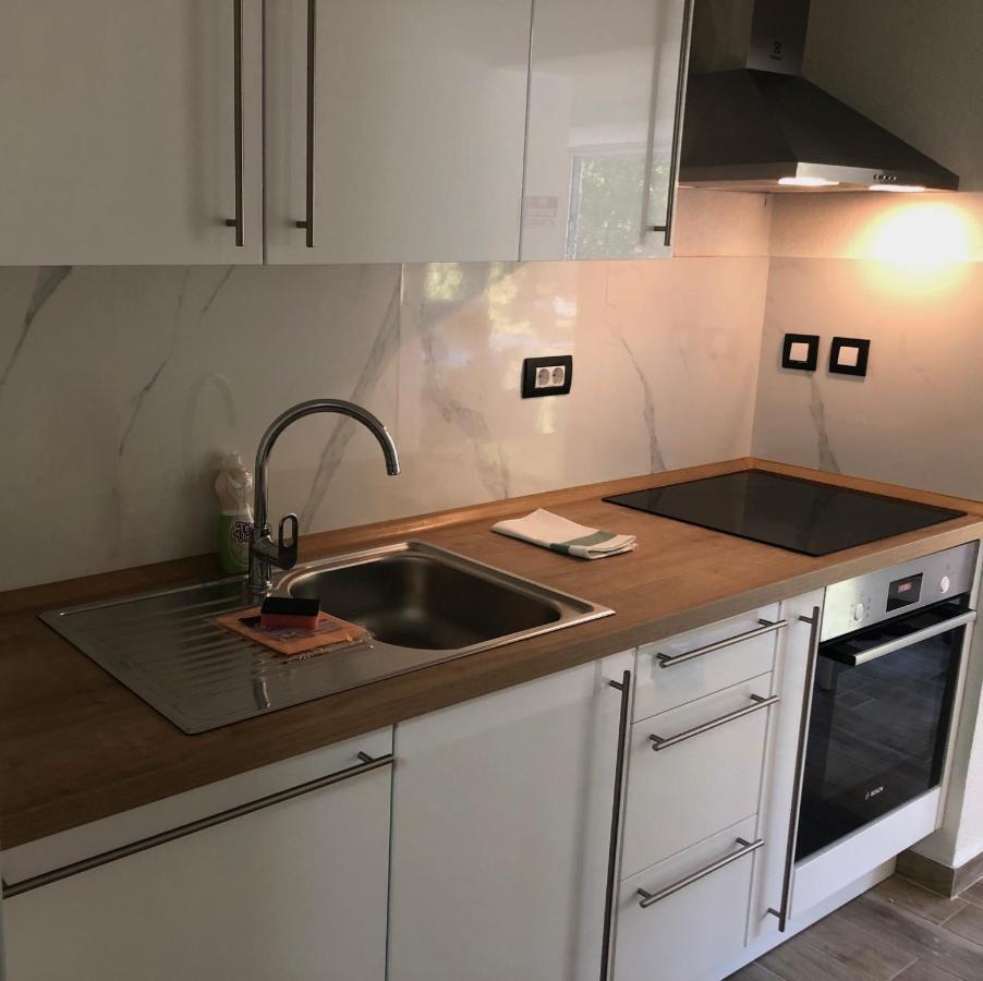 Lumbrela Apartments Starigrad Paklenica Luaran gambar