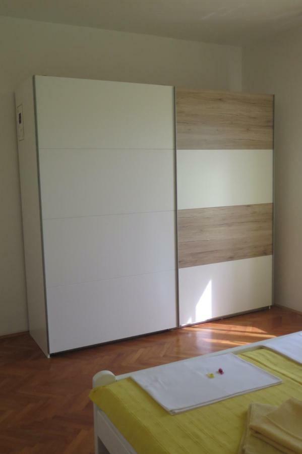 Lumbrela Apartments Starigrad Paklenica Luaran gambar