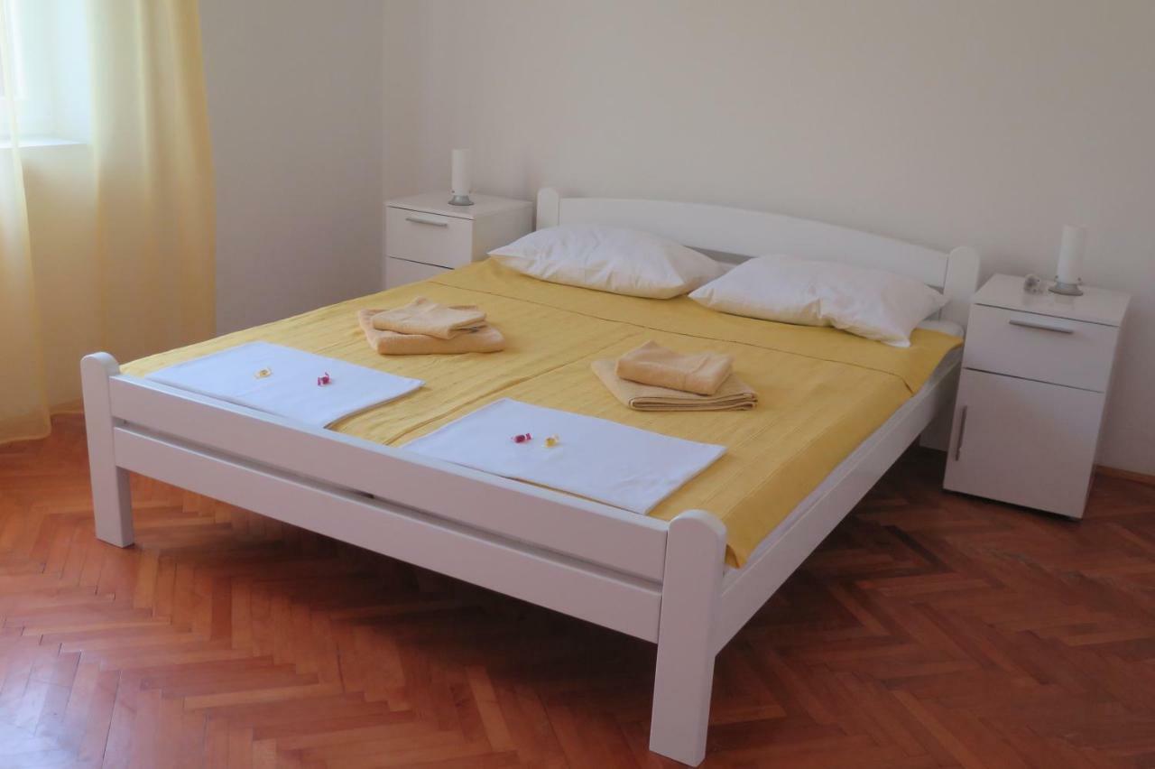 Lumbrela Apartments Starigrad Paklenica Luaran gambar