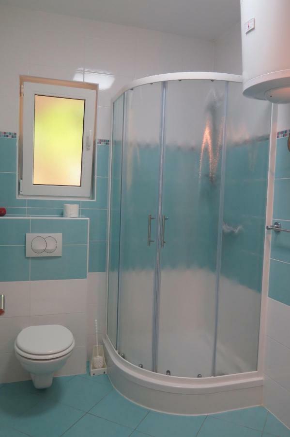 Lumbrela Apartments Starigrad Paklenica Luaran gambar