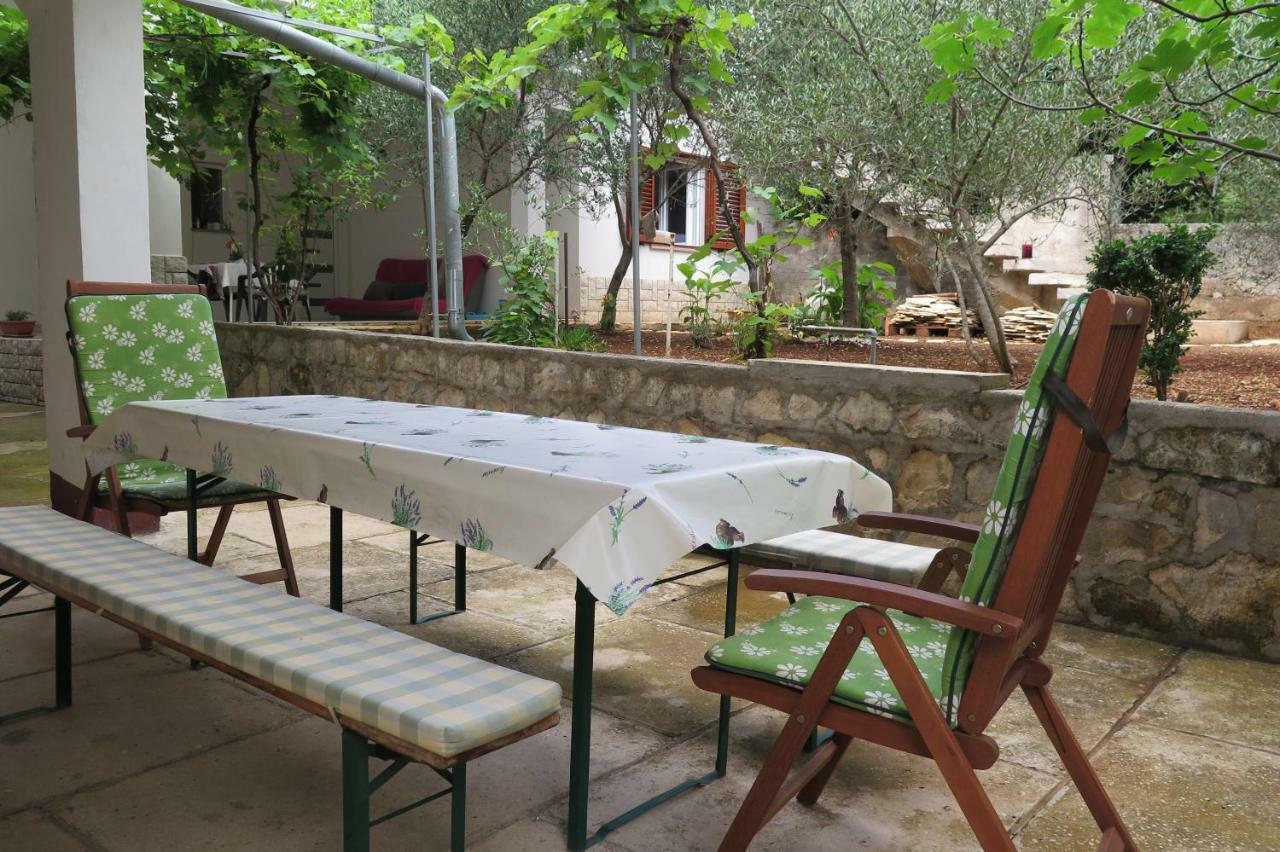 Lumbrela Apartments Starigrad Paklenica Luaran gambar