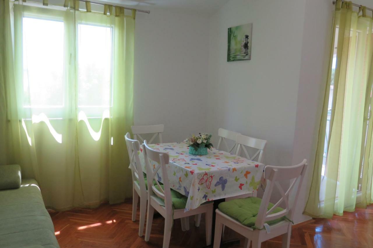 Lumbrela Apartments Starigrad Paklenica Luaran gambar