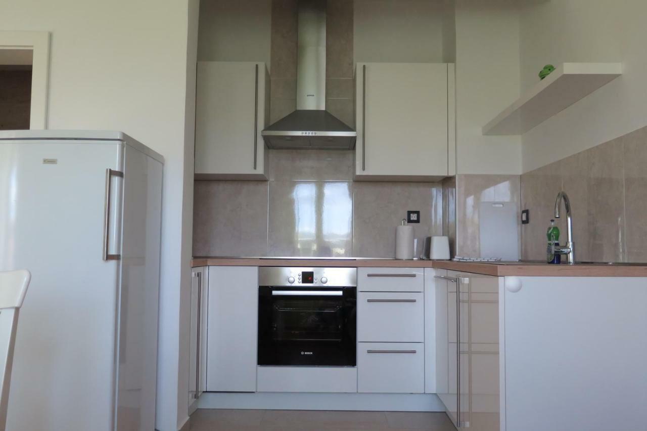 Lumbrela Apartments Starigrad Paklenica Luaran gambar